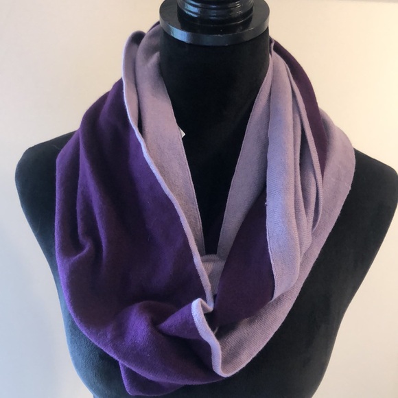 Chico’s NWT reversible infinity scarf - Picture 2 of 8